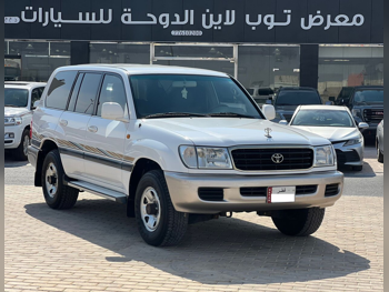 Toyota  Land Cruiser  GXR  2002  Automatic  136,000 Km  6 Cylinder  Four Wheel Drive (4WD)  SUV  White