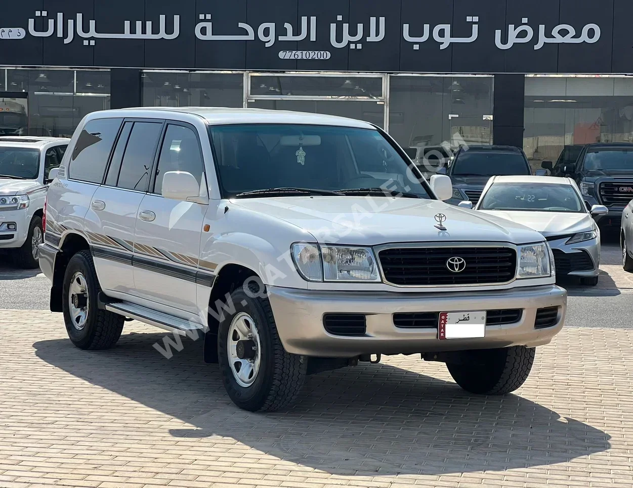 تويوتا  لاند كروزر  جي اكس ار  2002  اوتوماتيك  136,000 كم  6 سلندر  دفع رباعي  اس يو في  أبيض