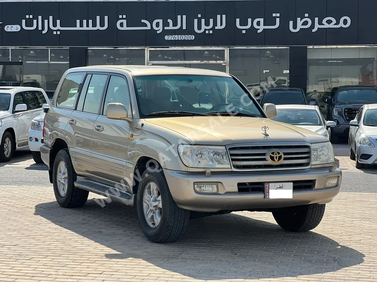 تويوتا  لاند كروزر  جي اكس ار  2006  اوتوماتيك  555,000 كم  6 سلندر  دفع رباعي  اس يو في  ذهبي