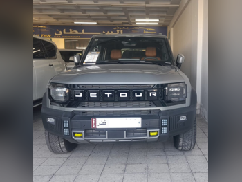 جيتور  تي 2  لكجري بلس  2025  اوتوماتيك  0 كم  4 سلندر  دفع رباعي  اس يو في  رمادي