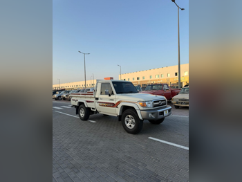 Toyota  Land Cruiser  LX  2022  Manual  85,000 Km  6 Cylinder  Four Wheel Drive (4WD)  Pick Up  White