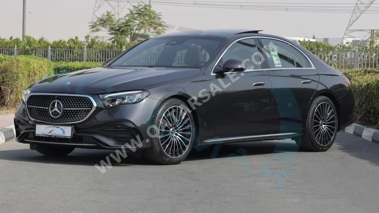 مرسيدس - بنز  اي - كلاس  200 AMG  2026  اوتوماتيك  0 كم  4 سلندر  دفع خلفي  سيدان  رمادي  تحت الضمان