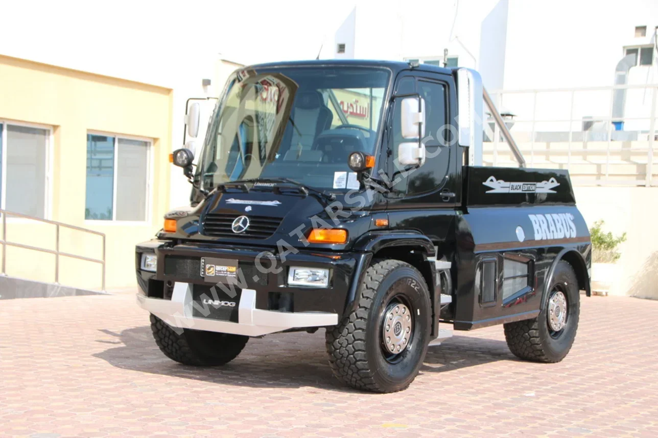 مرسيدس - بنز  يونيموغ  يو 500  2013  عادي  127,000 كم  6 سلندر  دفع رباعي  بيكب  أسود