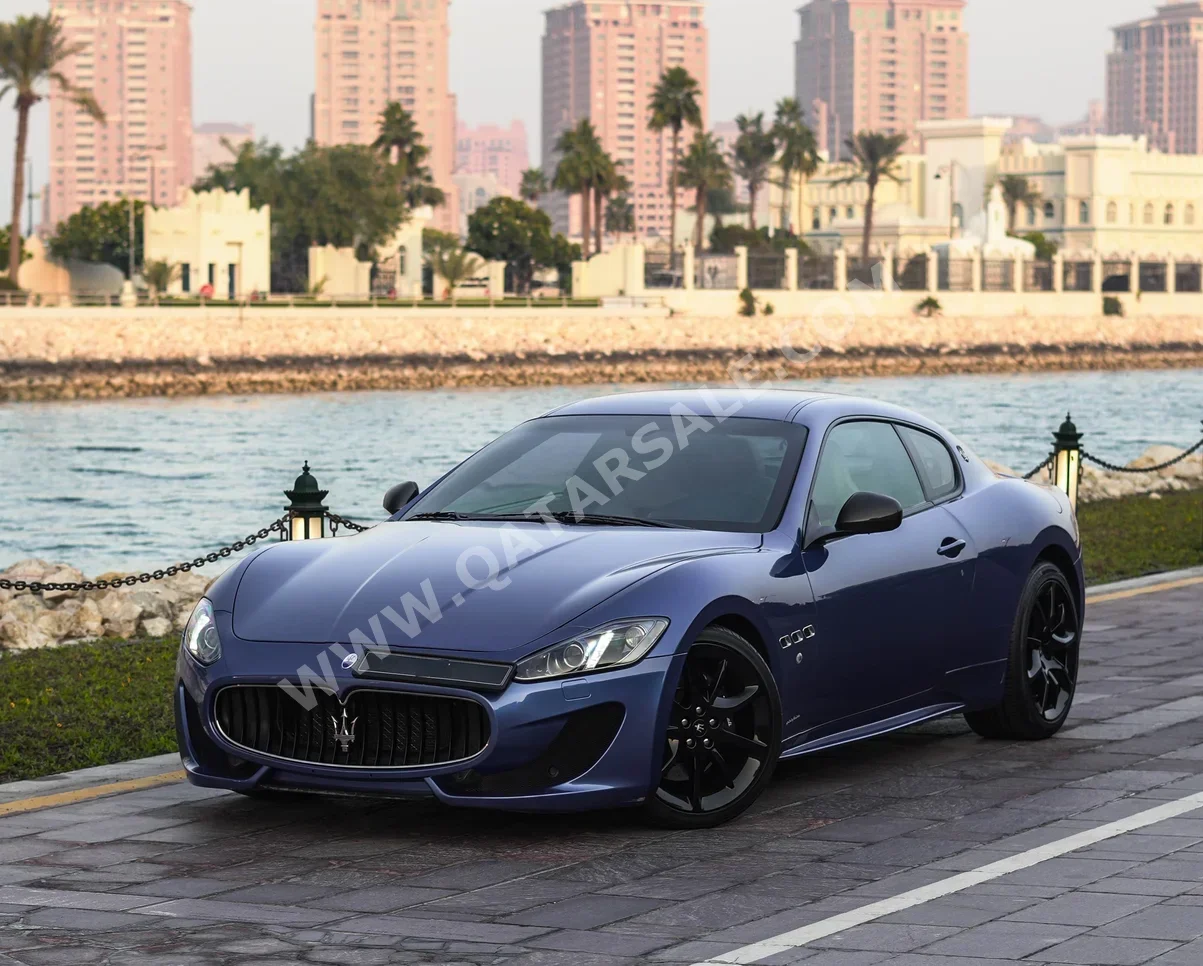 مزاراتي  جرانتوريزمو  اس  2013  اوتوماتيك  77,000 كم  8 سلندر  دفع خلفي  كوبيه \ سبورت  أزرق غامق