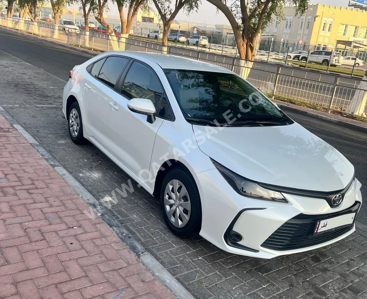 تويوتا  كورولا  اكس ال اي  2024  اوتوماتيك  27,000 كم  4 سلندر  سحب امامي  سيدان  أبيض  تحت الضمان