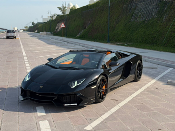Lamborghini  Aventador  LP700-4  2015  Automatic  27,900 Km  12 Cylinder  All Wheel Drive (AWD)  Convertible  Black