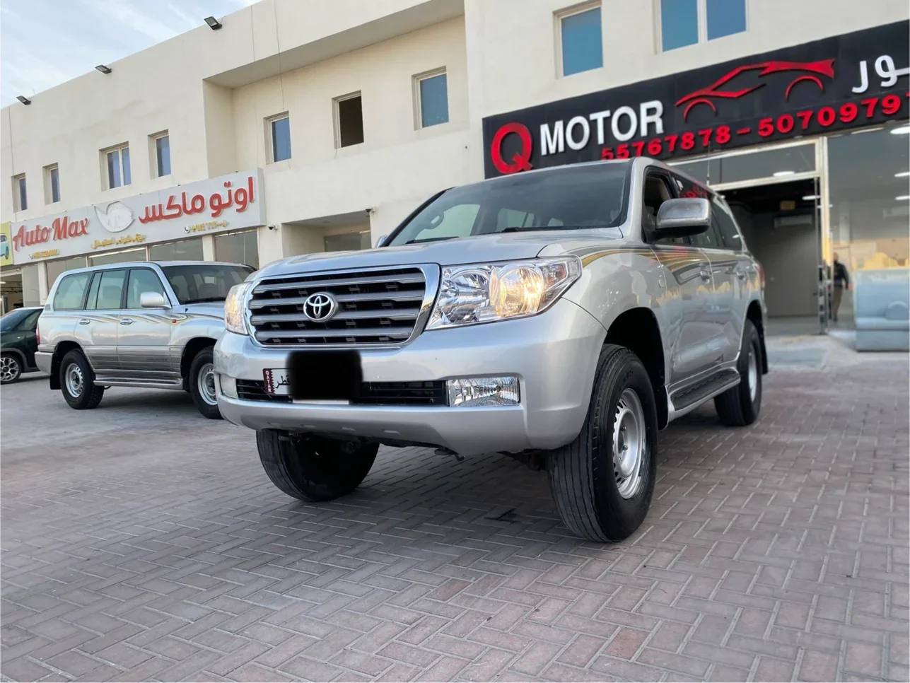 تويوتا  لاند كروزر  في اكس ار  2009  اوتوماتيك  245,000 كم  8 سلندر  دفع رباعي  اس يو في  فضي