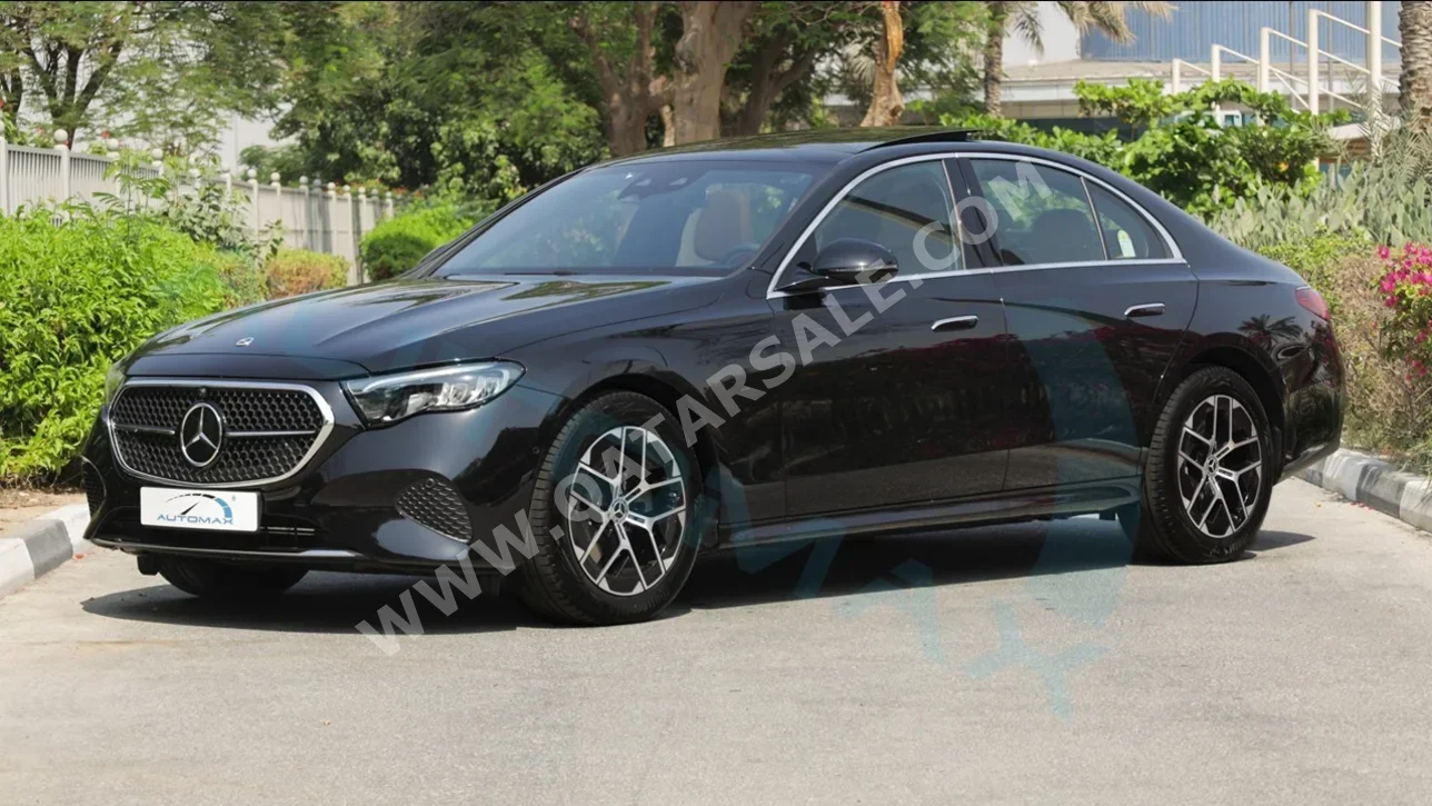 مرسيدس - بنز  اي - كلاس  200  2025  اوتوماتيك  0 كم  4 سلندر  دفع خلفي  سيدان  أسود  تحت الضمان