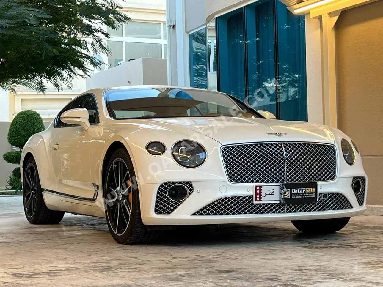 بنتلي  كونتيننتل  جي تي  2019  اوتوماتيك  43,000 كم  12 سلندر  دفع كلي مستمر  كوبيه \ سبورت  أبيض