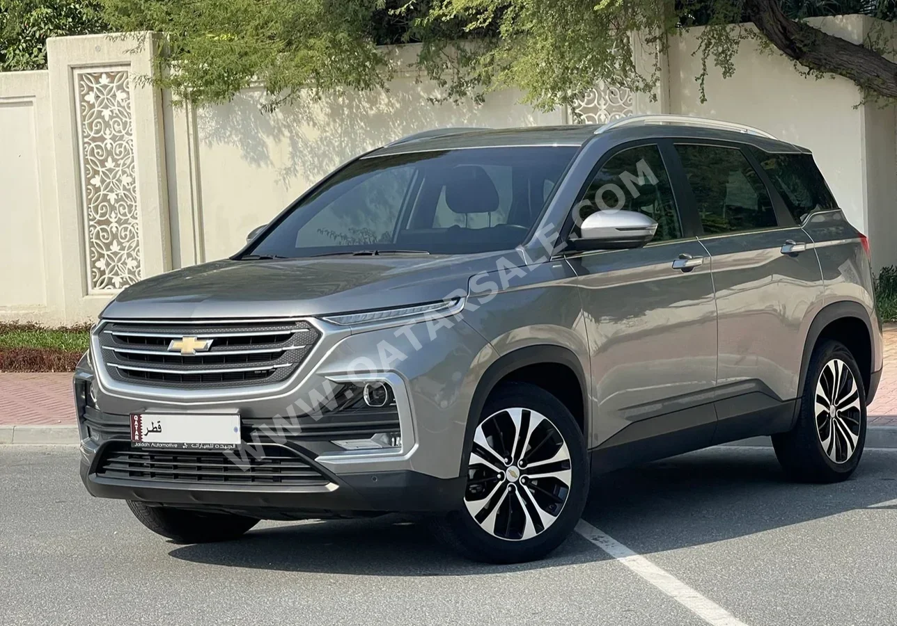 Chevrolet  Captiva  Premier  2023  Automatic  23,000 Km  4 Cylinder  Four Wheel Drive (4WD)  SUV  Gray  With Warranty