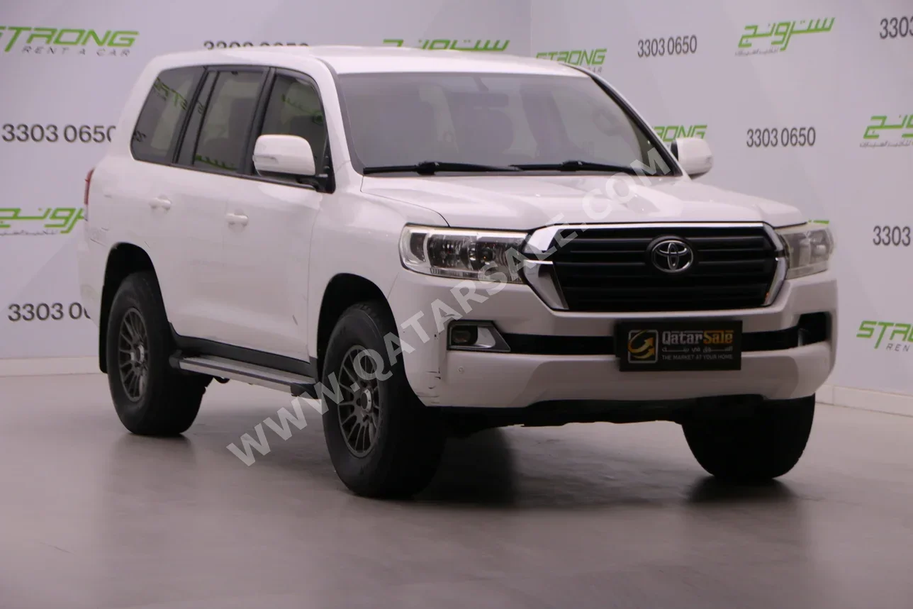 تويوتا  لاند كروزر  جي اكس  2017  اوتوماتيك  223,000 كم  6 سلندر  دفع رباعي  اس يو في  أبيض