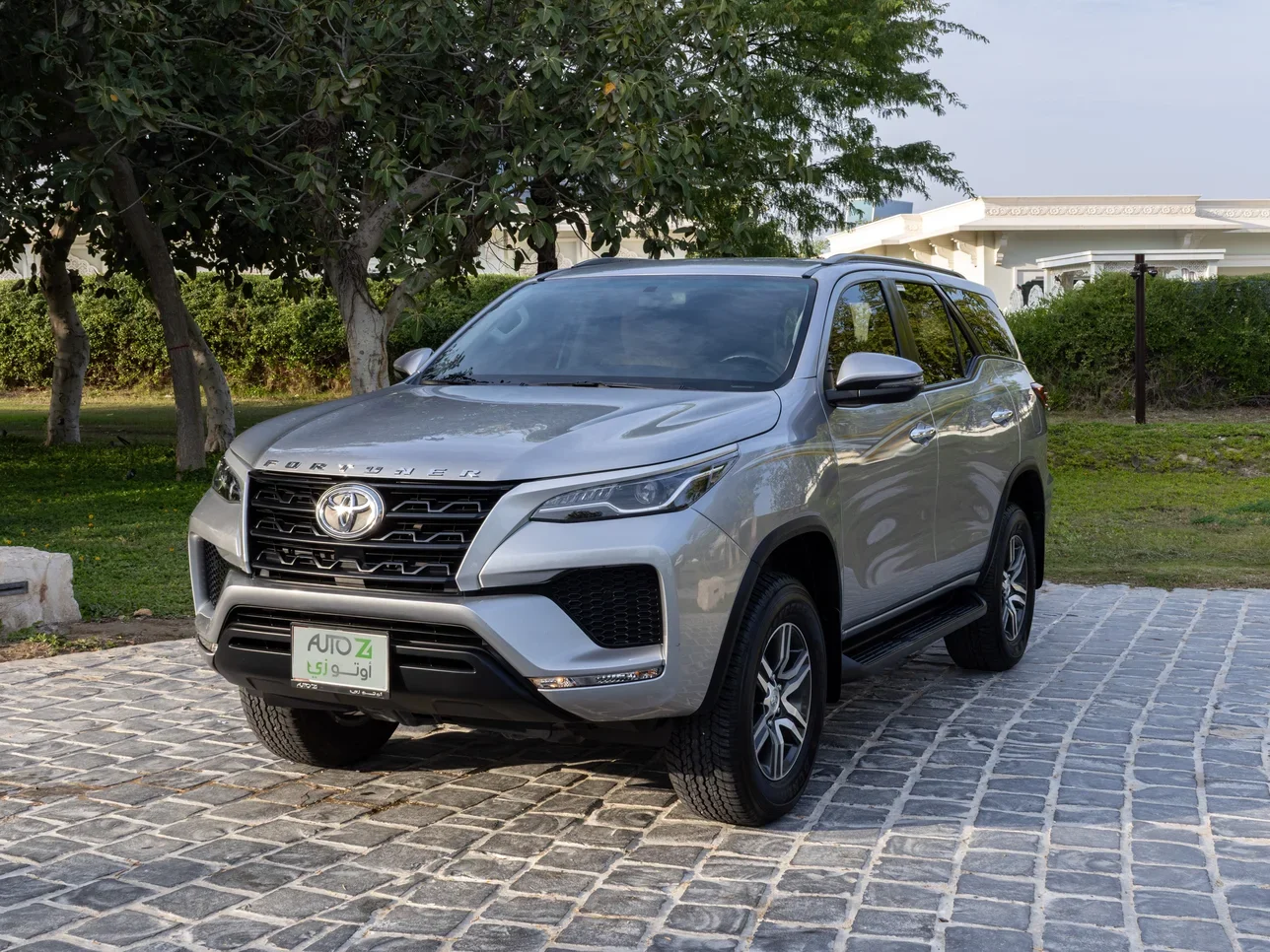 Toyota  Fortuner  2024  Automatic  27,000 Km  4 Cylinder  Four Wheel Drive (4WD)  SUV  Silver  With Warranty