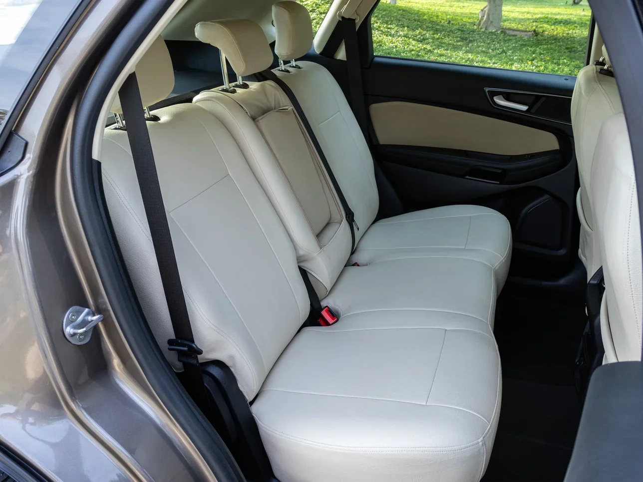 Ford  Edge  SEL  2019  Automatic  52,700 Km  4 Cylinder  All Wheel Drive (AWD)  SUV  Dark Gray