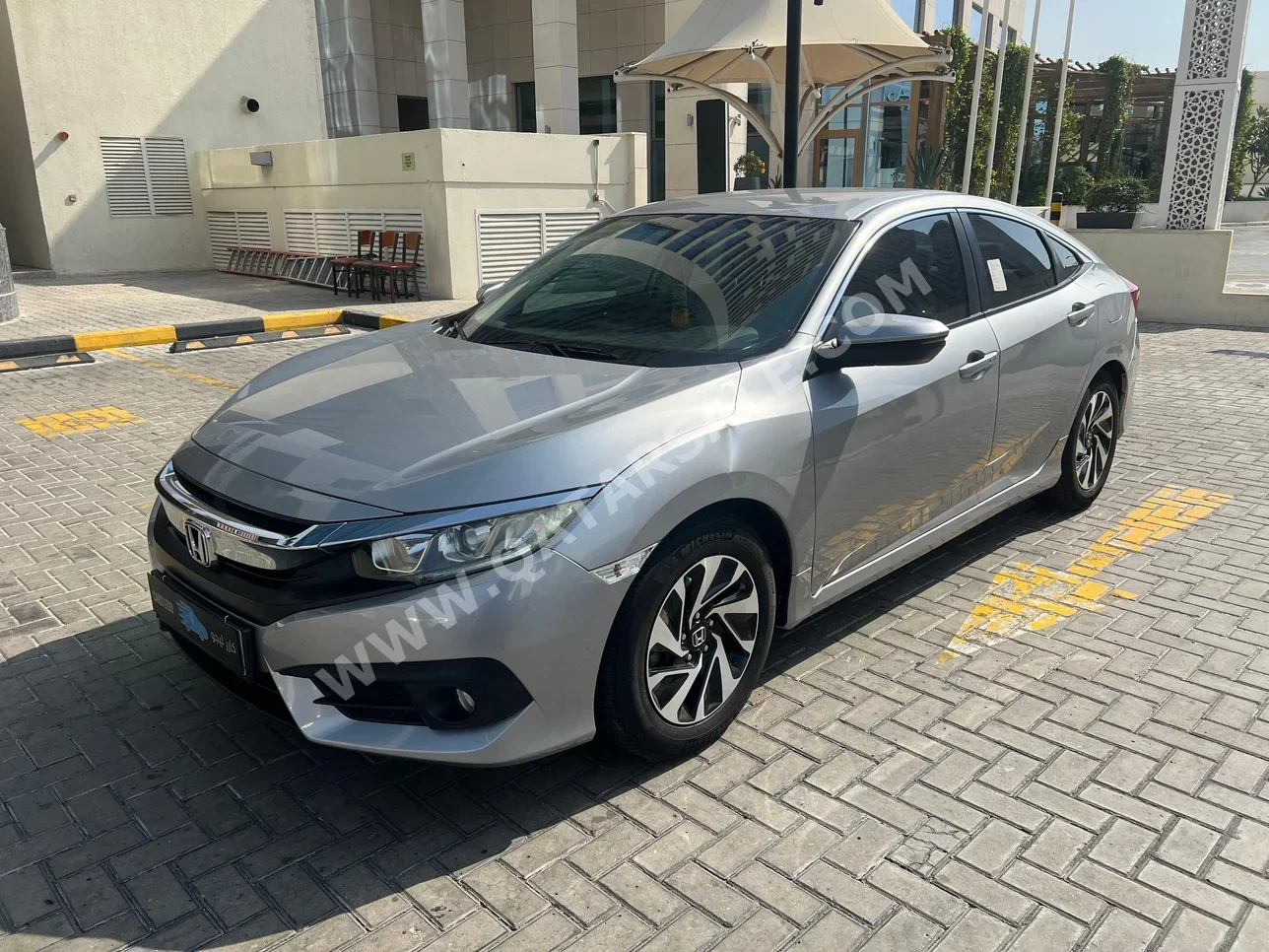 هوندا  سيفيك  2019  اوتوماتيك  53,000 كم  4 سلندر  سحب امامي  سيدان  فضي