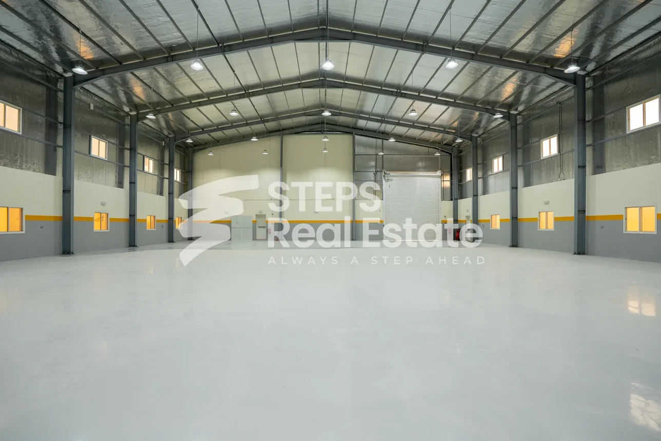 مخازن و مستودعات - الوكرة  - بركة العوامر  -المساحة: 1500 متر مربع