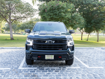 Chevrolet  Silverado  LT Trail Boss Z71  2025  Automatic  2,900 Km  8 Cylinder  Four Wheel Drive (4WD)  Pick Up  Gray  With Warranty