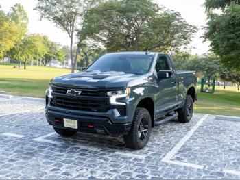 Chevrolet Silverado Trail Boss 2025 Automatic 2,900 Km 8 Cylinder Four Wheel Drive (4WD) Pick Up Gray With Warranty