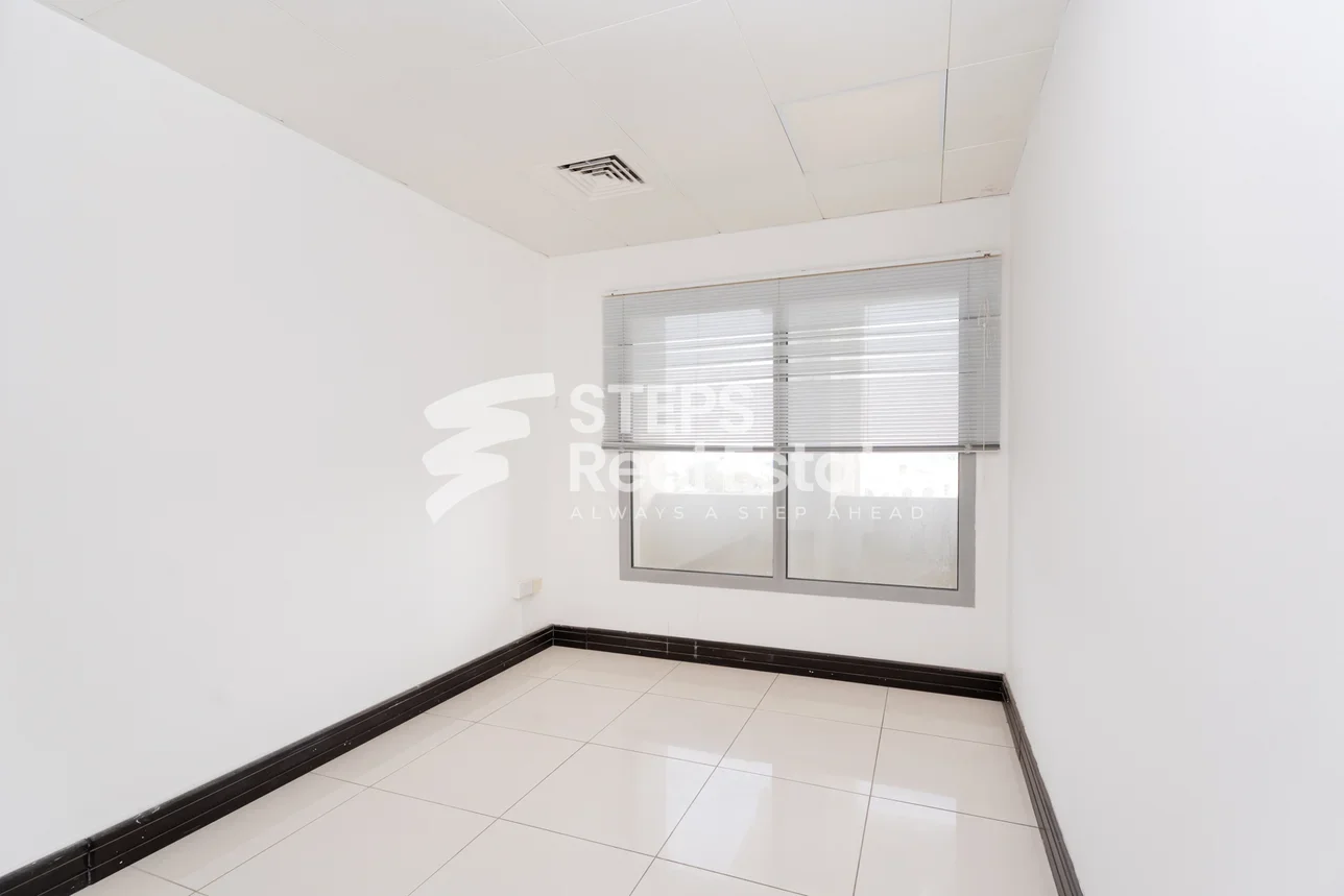 مكاتب تجارية - غير مفروشة  - الريان  - الوعب