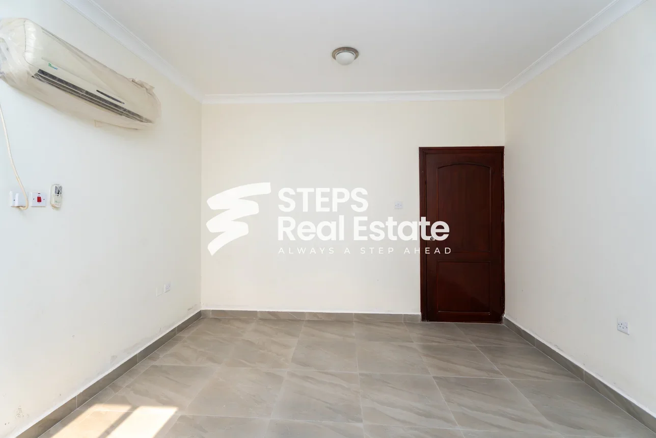 2 غرف نوم  شقة  للايجار  في الدوحة -  فريج بن محمود  غير مفروشة