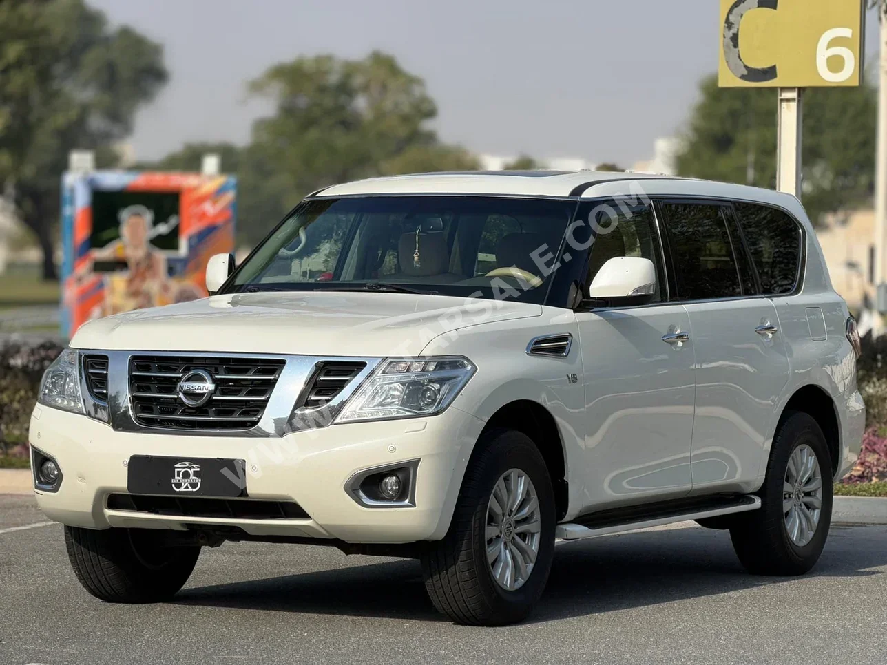 نيسان  باترول  اس اي  2015  اوتوماتيك  313,000 كم  8 سلندر  دفع رباعي  اس يو في  أبيض