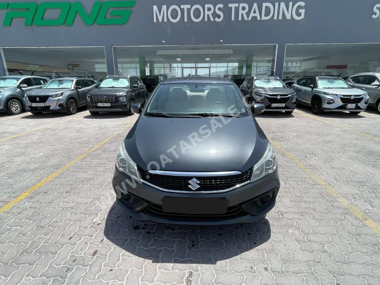 سوزوكي  سياز  2023  اوتوماتيك  94,000 كم  4 سلندر  سحب امامي  سيدان  رمادي