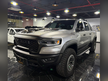 دودج  رام  1500 ار اتش او  2025  اوتوماتيك  1,900 كم  8 سلندر  دفع رباعي  بيكب  فضي  تحت الضمان