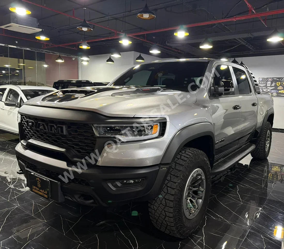 دودج  رام  1500 ار اتش او  2025  اوتوماتيك  1,900 كم  8 سلندر  دفع رباعي  بيكب  فضي  تحت الضمان