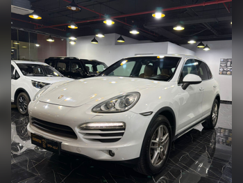 بورش  كيان  2013  اوتوماتيك  214,000 كم  6 سلندر  دفع رباعي  اس يو في  أبيض