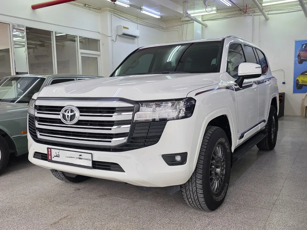 تويوتا  لاند كروزر  جي اكس ار توين توربو  2025  اوتوماتيك  13,000 كم  6 سلندر  دفع رباعي  اس يو في  أبيض  تحت الضمان