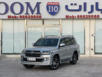 Toyota  Land Cruiser  GXR- Grand Touring  2020  Automatic  21,000 Km  8 Cylinder  Four Wheel Drive (4WD)  SUV  Silver
