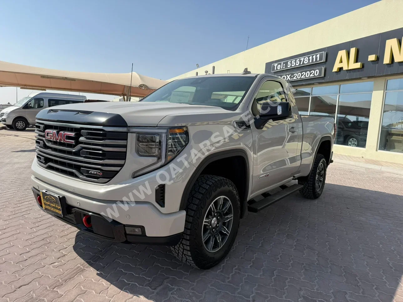 جي ام سي سييرا اي تي 4 2026 اوتوماتيك 0 كم 8 سلندر دفع رباعي بيكب أبيض تحت الضمان