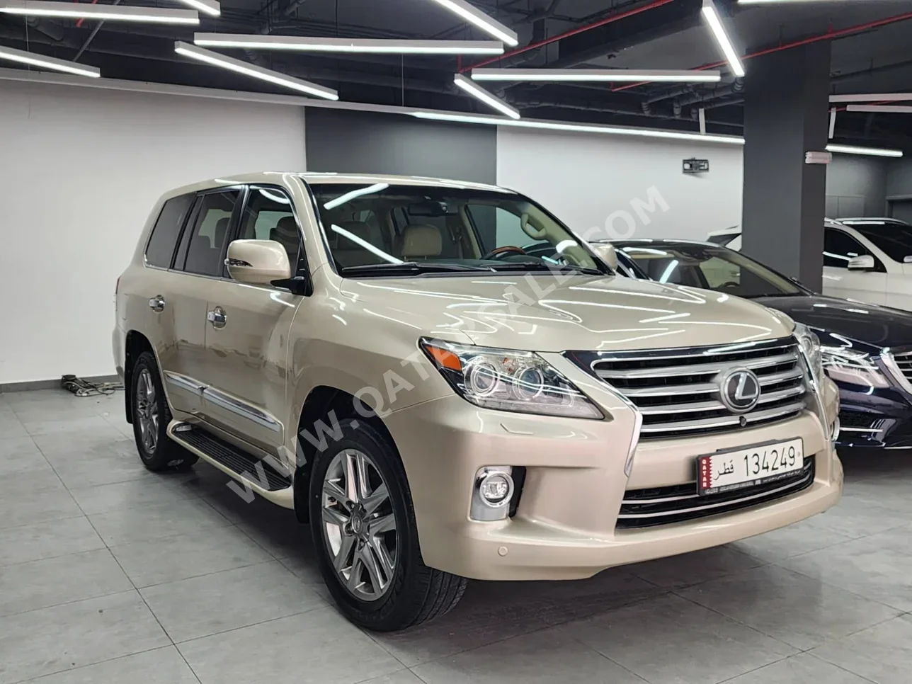 لكزس  ال اكس  570  2014  اوتوماتيك  249,000 كم  8 سلندر  دفع رباعي  اس يو في  ذهبي