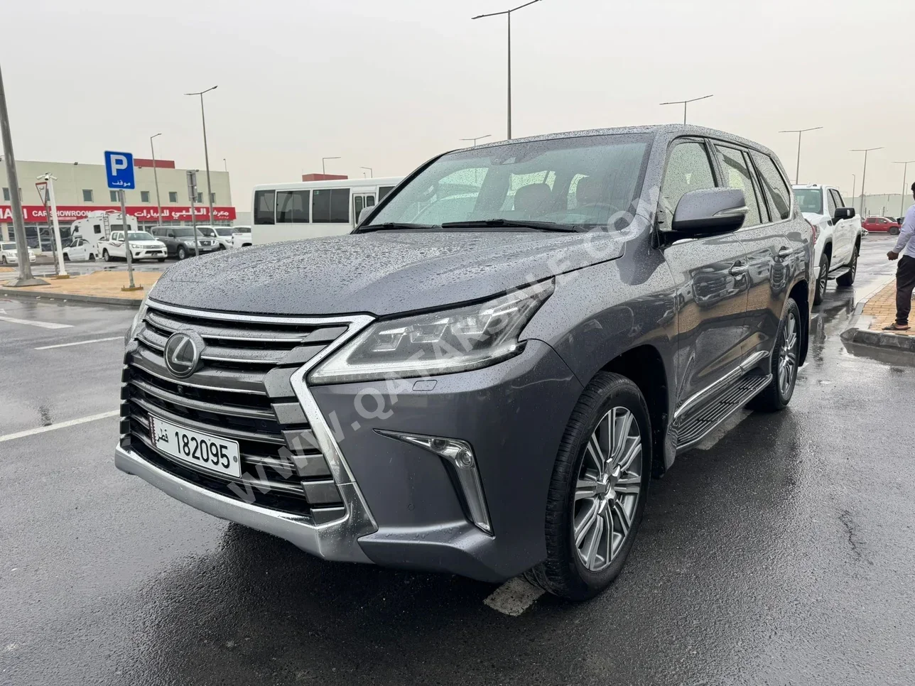 لكزس  ال اكس  570  2016  اوتوماتيك  215,000 كم  8 سلندر  دفع رباعي  اس يو في  رمادي