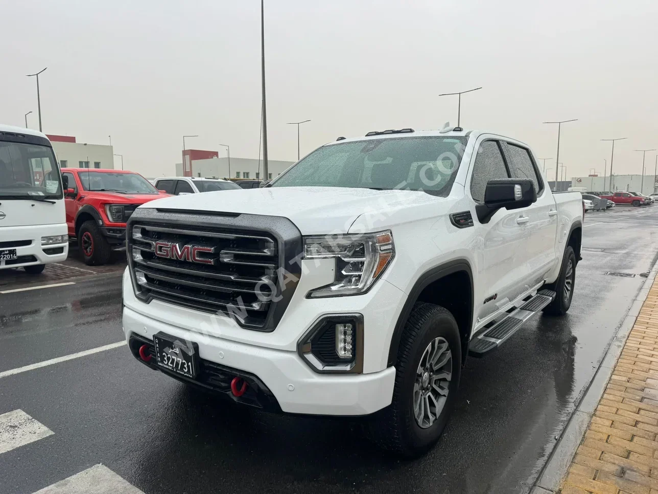 GMC  Sierra  AT4  2021  Automatic  197,000 Km  8 Cylinder  Four Wheel Drive (4WD)  Pick Up  White