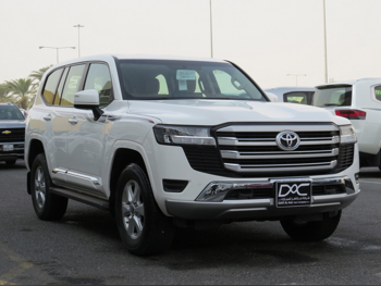 تويوتا  لاند كروزر  جي اكس ار  2024  اوتوماتيك  5,000 كم  6 سلندر  دفع رباعي  اس يو في  أبيض