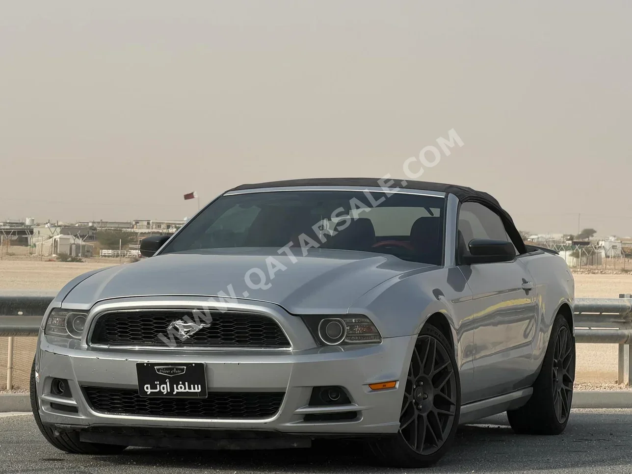 فورد  موستانغ  2013  اوتوماتيك  161,000 كم  6 سلندر  دفع خلفي  كوبيه \ سبورت  فضي