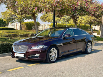 Jaguar  XJL  premium luxury  2018  Automatic  122,000 Km  6 Cylinder  All Wheel Drive (AWD)  Sedan  Maroon