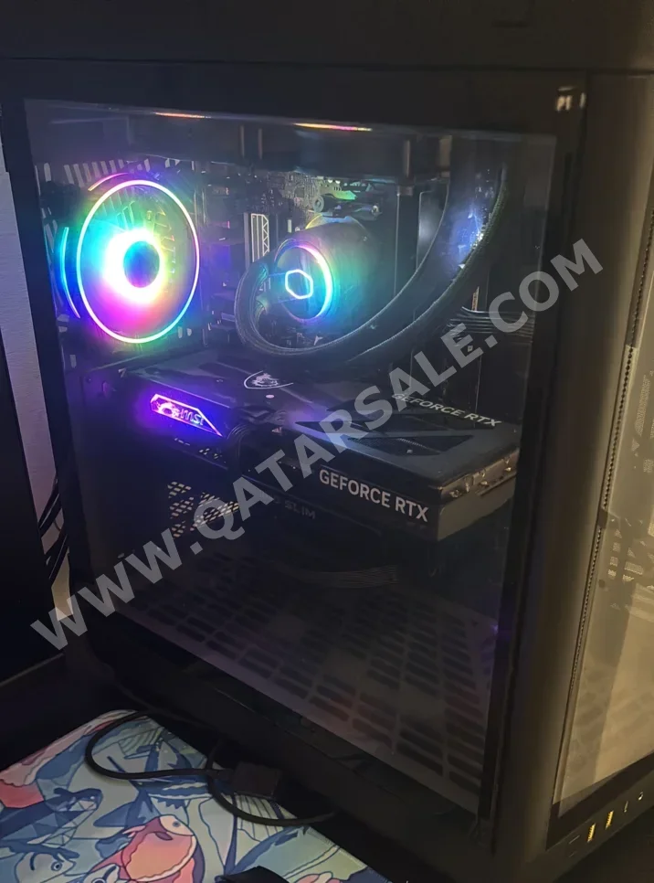 اجهزة العاب الفديو - 1 تيرابايت  -تشمل أجهز تحكم: لا تشمل قبضات