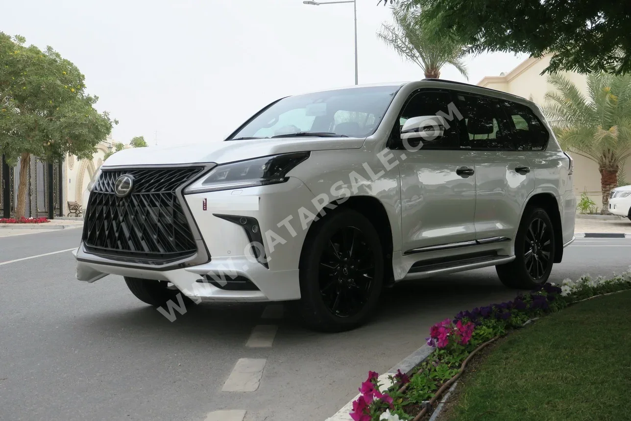 لكزس  ال اكس  570 اس بلاك ايديشن  2018  اوتوماتيك  50,000 كم  8 سلندر  دفع رباعي  اس يو في  أبيض