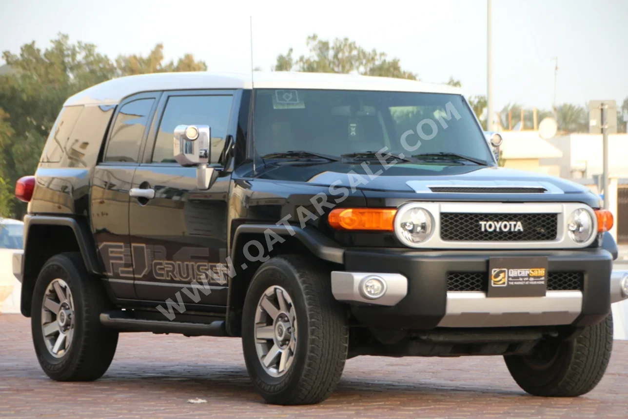 Toyota  FJ Cruiser  2023  Automatic  72,150 Km  6 Cylinder  Four Wheel Drive (4WD)  SUV  Black