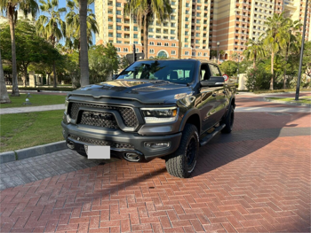 Dodge  Ram  Rebel  2019  Automatic  125,000 Km  8 Cylinder  Four Wheel Drive (4WD)  Pick Up  Gray and Black