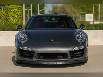 بورش  911  توربو اس  2014  اوتوماتيك  37,000 كم  6 سلندر  دفع خلفي  كوبيه \ سبورت  رمادي