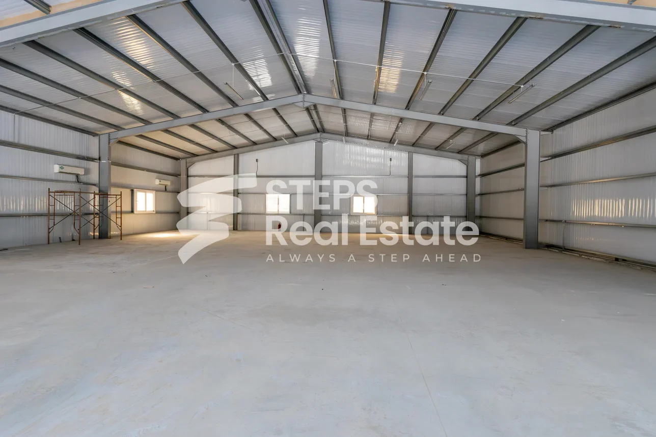 مخازن و مستودعات - الوكرة  - بركة العوامر  -المساحة: 2030 متر مربع