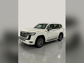 تويوتا  لاند كروزر  في اكس ار توين توربو  2024  اوتوماتيك  40,000 كم  6 سلندر  دفع رباعي  اس يو في  أبيض  تحت الضمان