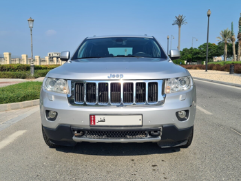 جييب  جراند شيروكي  ليميتد  2013  اوتوماتيك  200,000 كم  8 سلندر  دفع رباعي  اس يو في  فضي