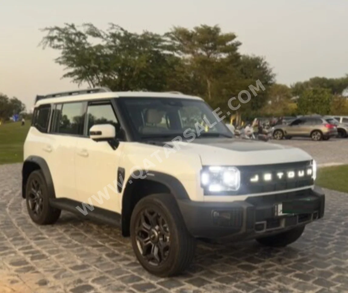 جيتور  تي 2  لكجري بلس  2025  اوتوماتيك  18,000 كم  4 سلندر  دفع رباعي  اس يو في  أبيض  تحت الضمان