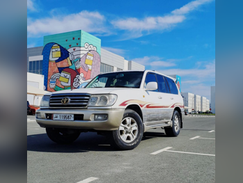Toyota  Land Cruiser  GXR  2005  Automatic  452,000 Km  6 Cylinder  Four Wheel Drive (4WD)  SUV  Beige and Brown