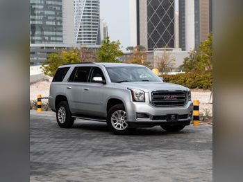 GMC  Yukon  SLE  2017  Automatic  185,000 Km  8 Cylinder  All Wheel Drive (AWD)  SUV  Silver