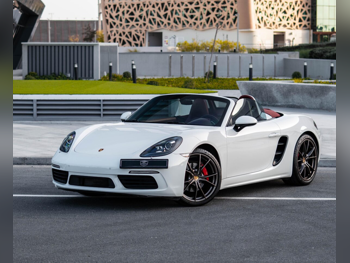 Porsche  Boxster  718  2018  Automatic  66,000 Km  4 Cylinder  All Wheel Drive (AWD)  Convertible  White  With Warranty