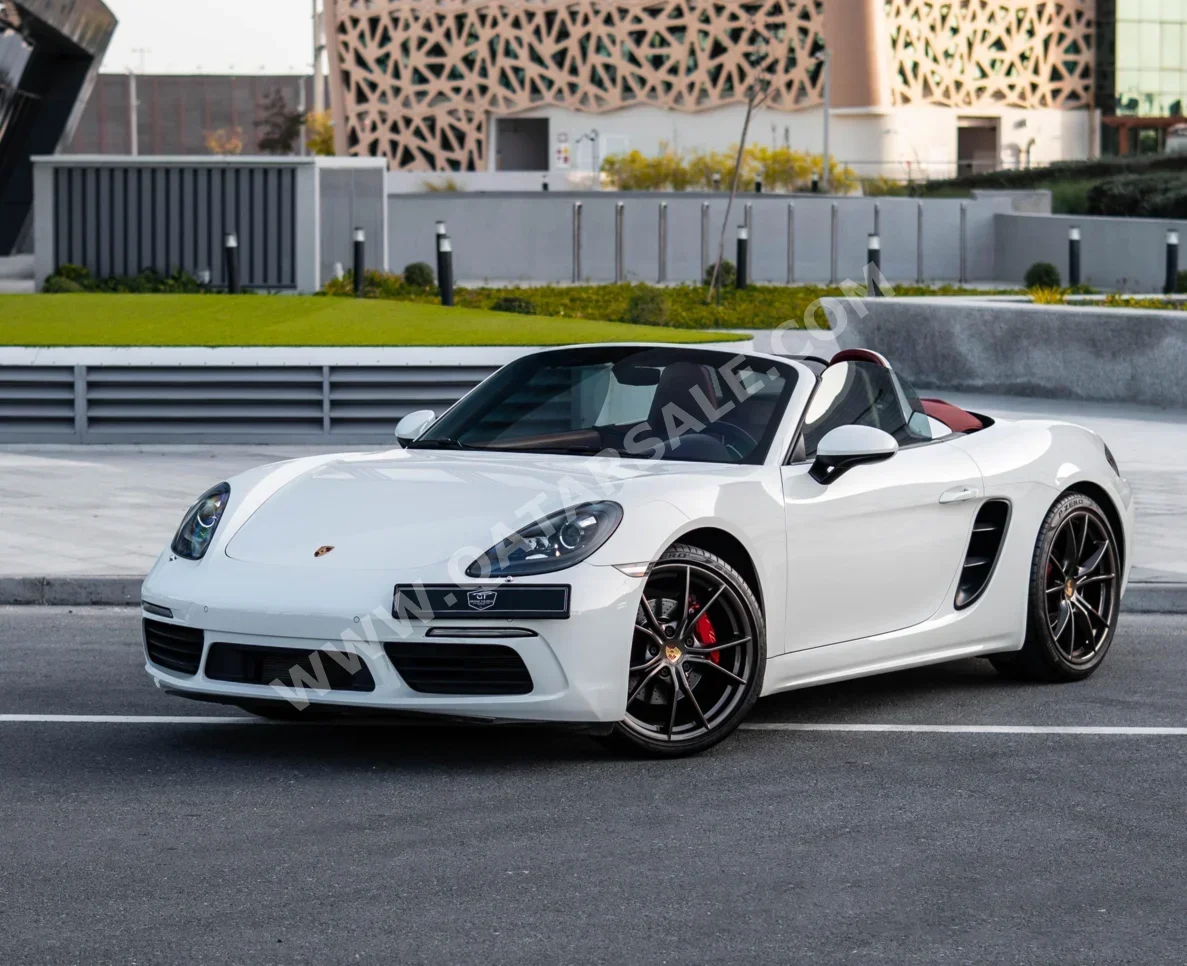 بورش  بوكستر  718  2018  اوتوماتيك  66,000 كم  4 سلندر  دفع كلي مستمر  كشف  أبيض  تحت الضمان